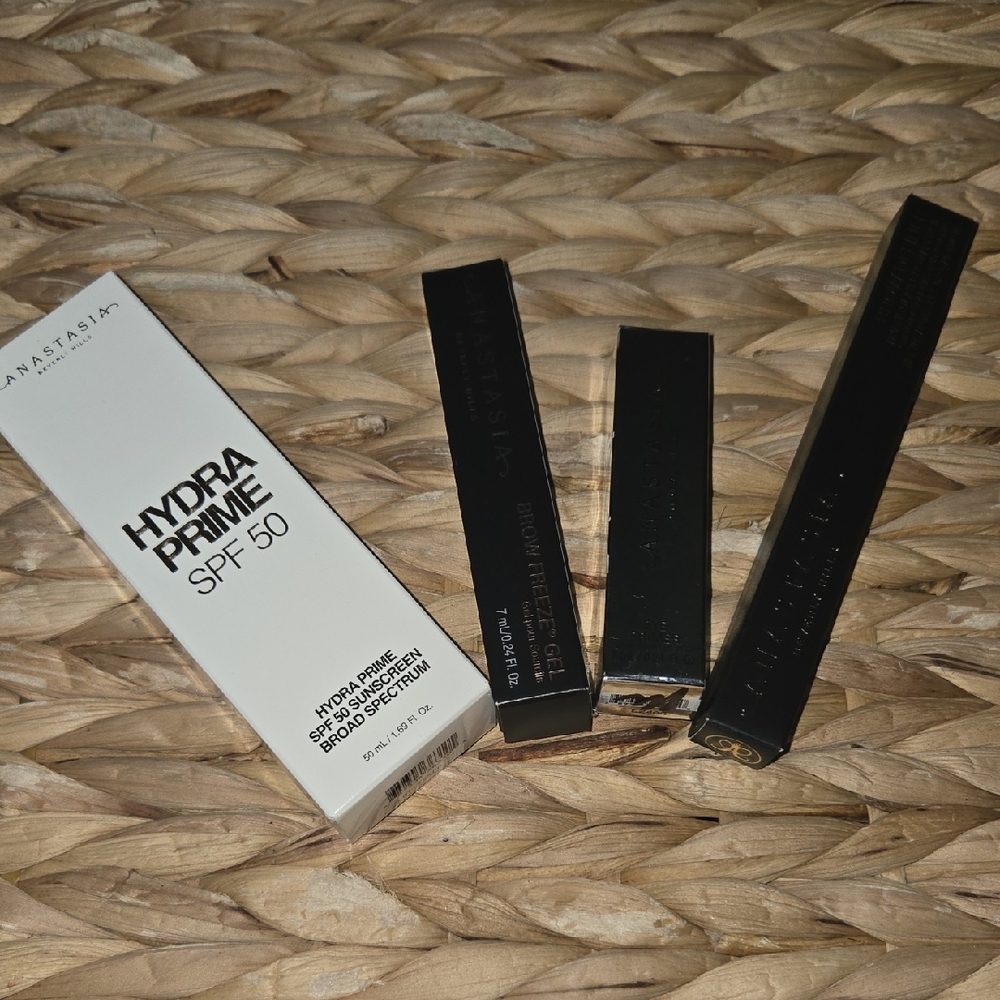 Anastasia Hydra Prime SPF 50 - Including Anastasia Brow Bundle